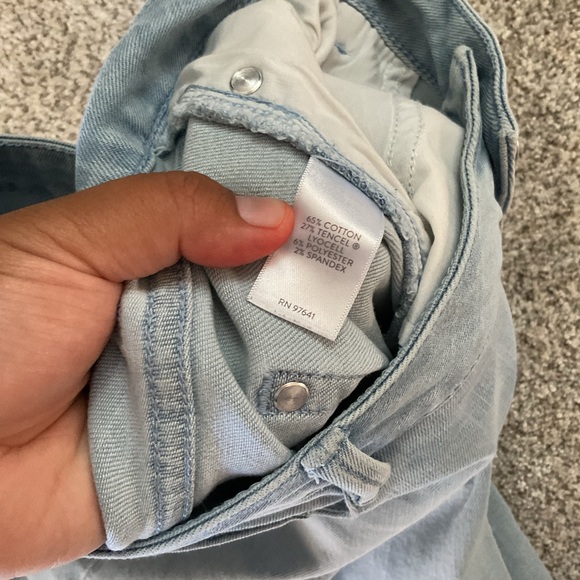 J JILL Authentic Fit Cropped Jeans Oxford Wash Blue Fringe Hem Stretch Denim 10 - Picture 5 of 11